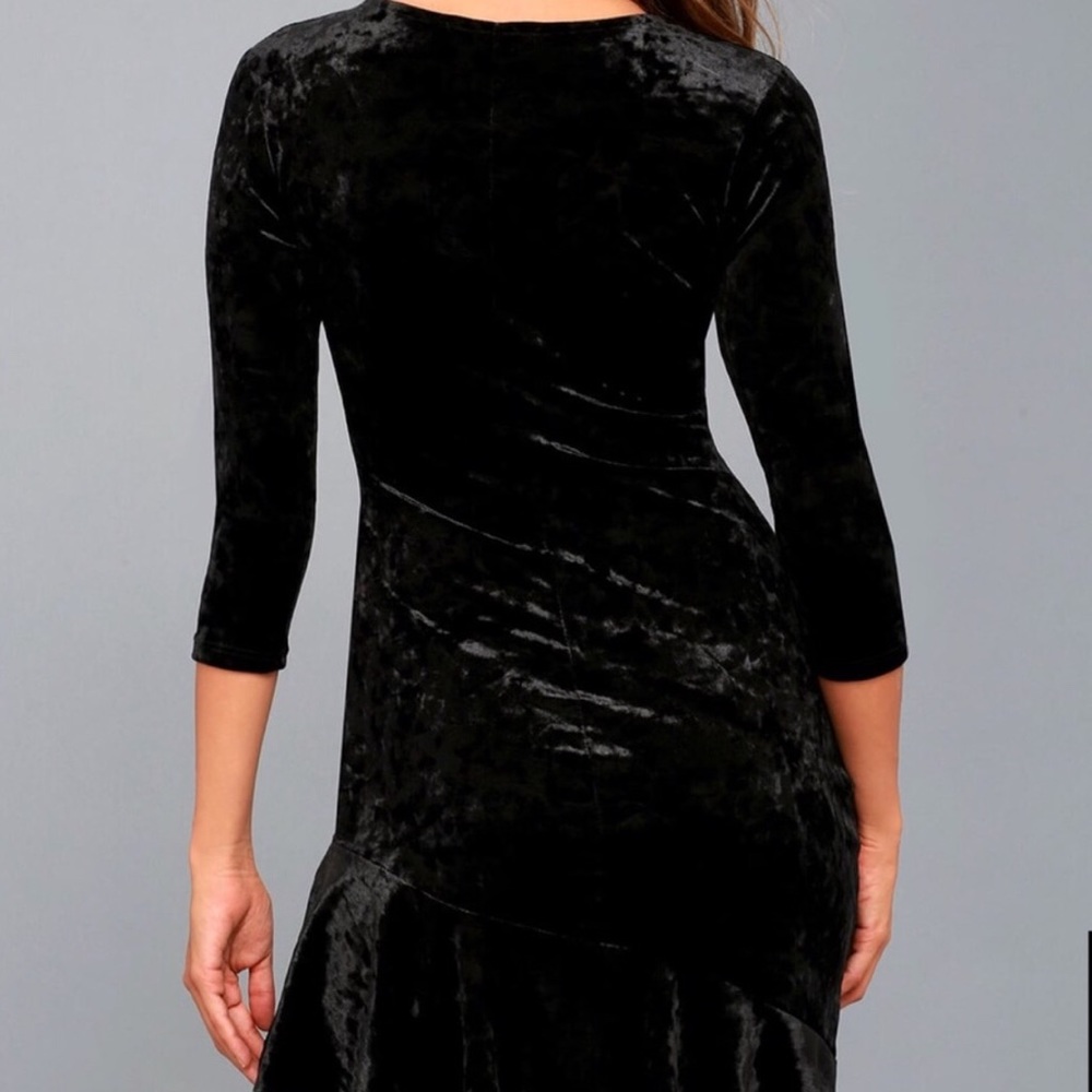 Brand new.Black velvet high low body con dress. XL